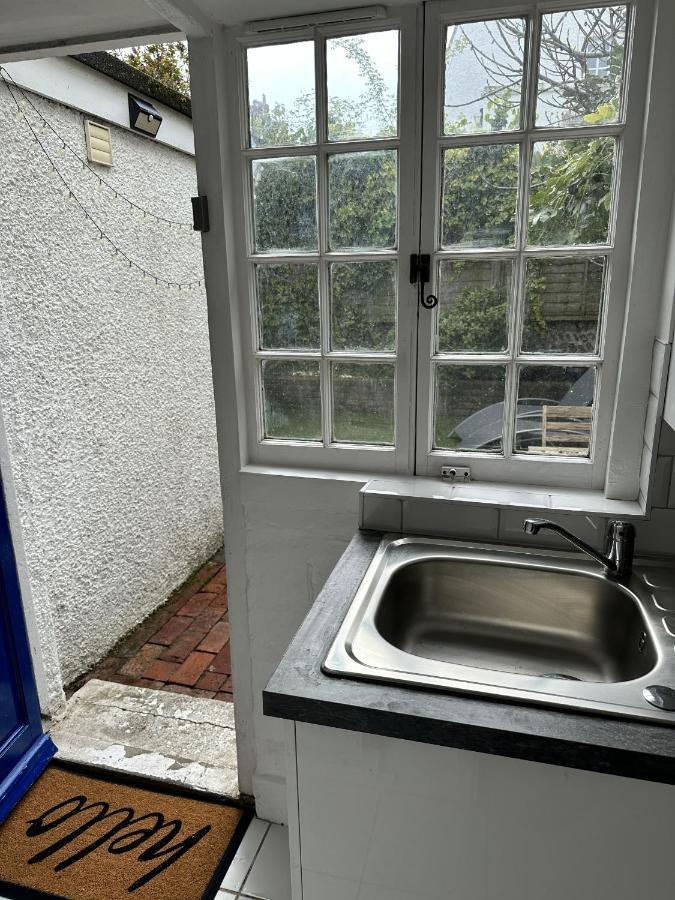 Amazing Apartment, Private Garden, Off Street Parking Hove Buitenkant foto