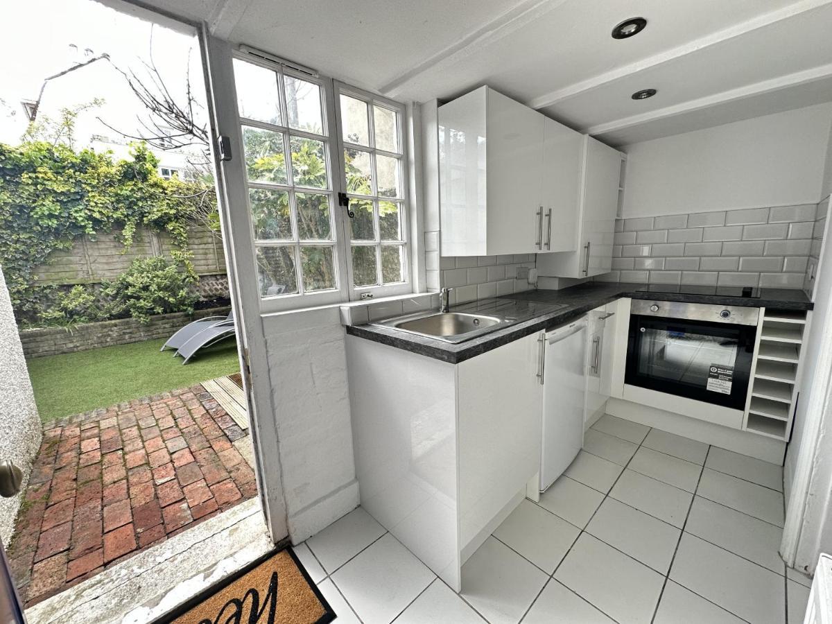Amazing Apartment, Private Garden, Off Street Parking Hove Buitenkant foto