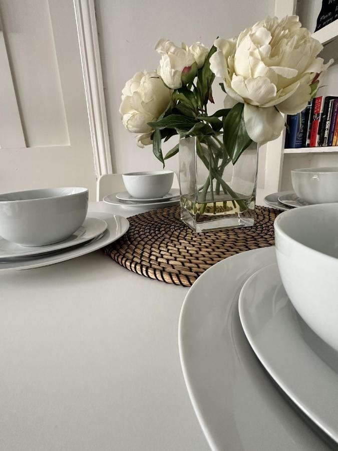 Amazing Apartment, Private Garden, Off Street Parking Hove Buitenkant foto